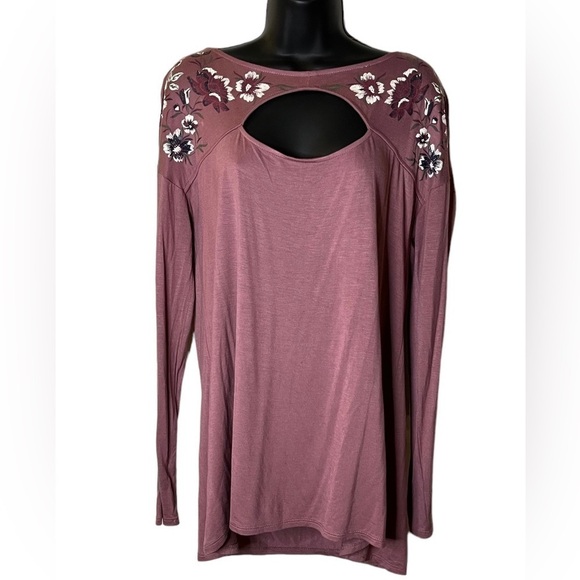 Maurice’s Women’s Key Hole Top - Picture 1 of 5